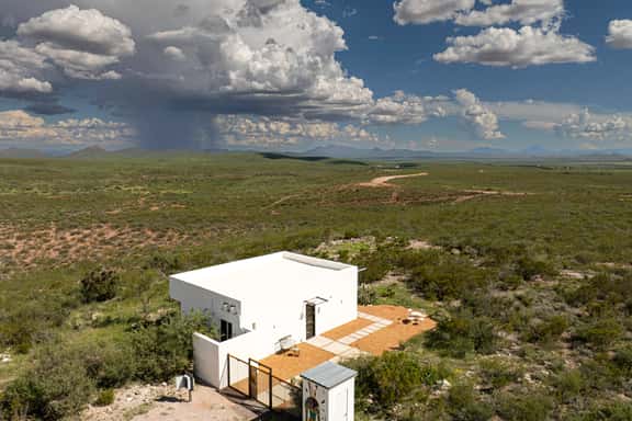 ISLE of SKYe  A Desert Modern Casita, Amazing Views 360° - Image 1